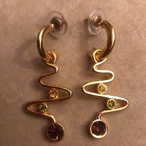 Vintage gold tone dangle earrings